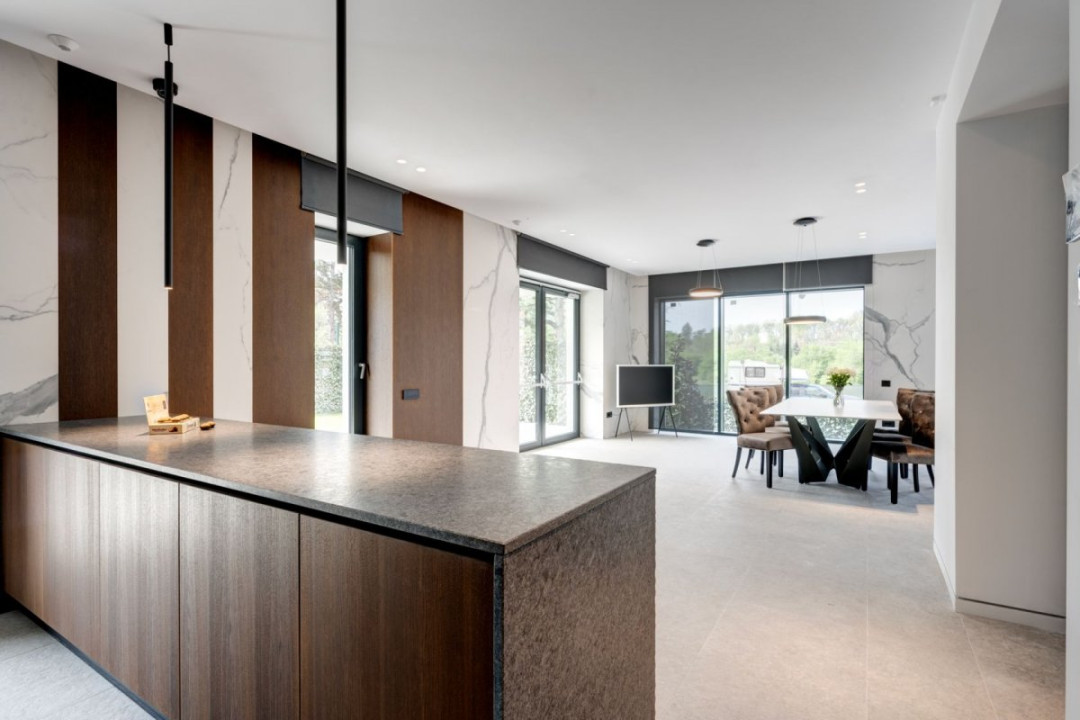 Apartament 5 camere cu terasă 36 mp, 211 mp, vedere pădure – Pines Residence