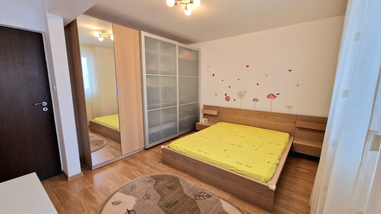 Apartament 3 camere spatios, curat in bloc solid cu parcare, Ozana