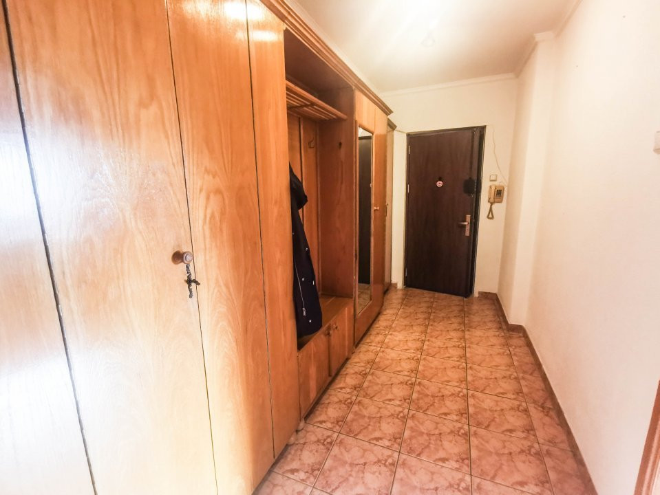 Apartament 4 camere de inchiriat, zona linistita in 13 Septembrie, Prosper