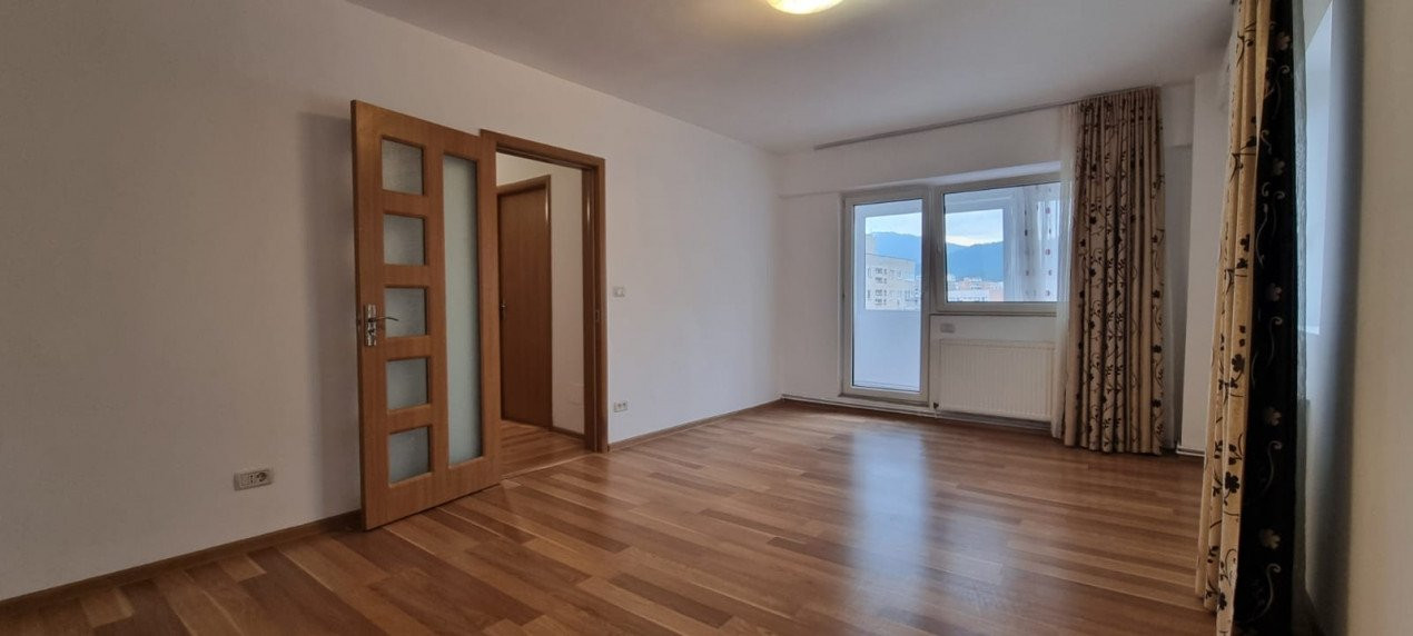 Apartament 2 camere recent renovat(bucataria mobilata), zona Zizinului-Judetean