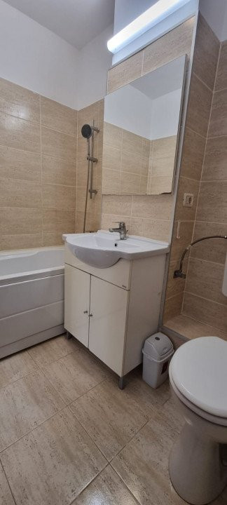 Apartament 2 camere recent renovat(bucataria mobilata), zona Zizinului-Judetean