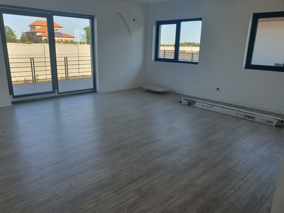 Vila individuala de vanzare 4 camere Crevedia - Samurcasi