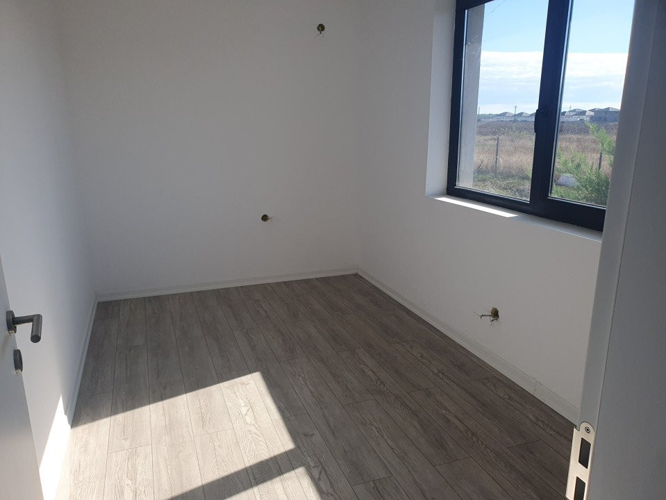 Vila individuala de vanzare 4 camere Crevedia - Samurcasi