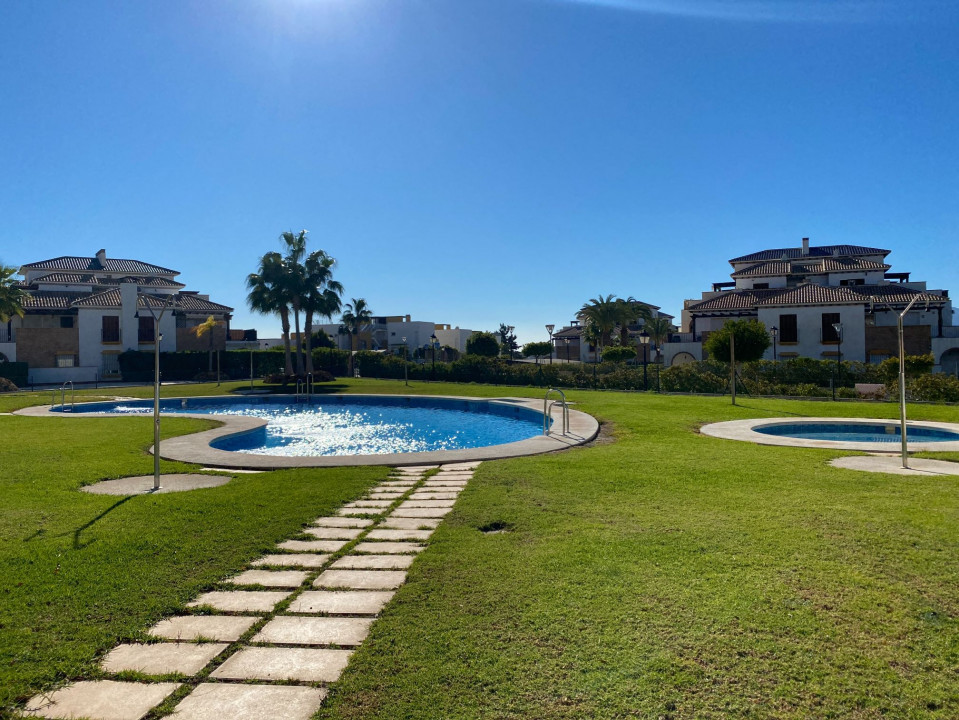 Bungalow de lux grădină privată în Vera Playa, Almería!