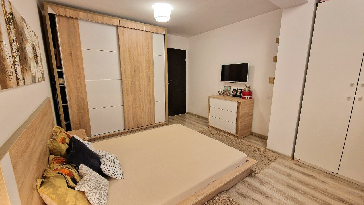 Apartament 3 camere, loc de parcare si terasa, centrala, renovat, Sos Oltenitei