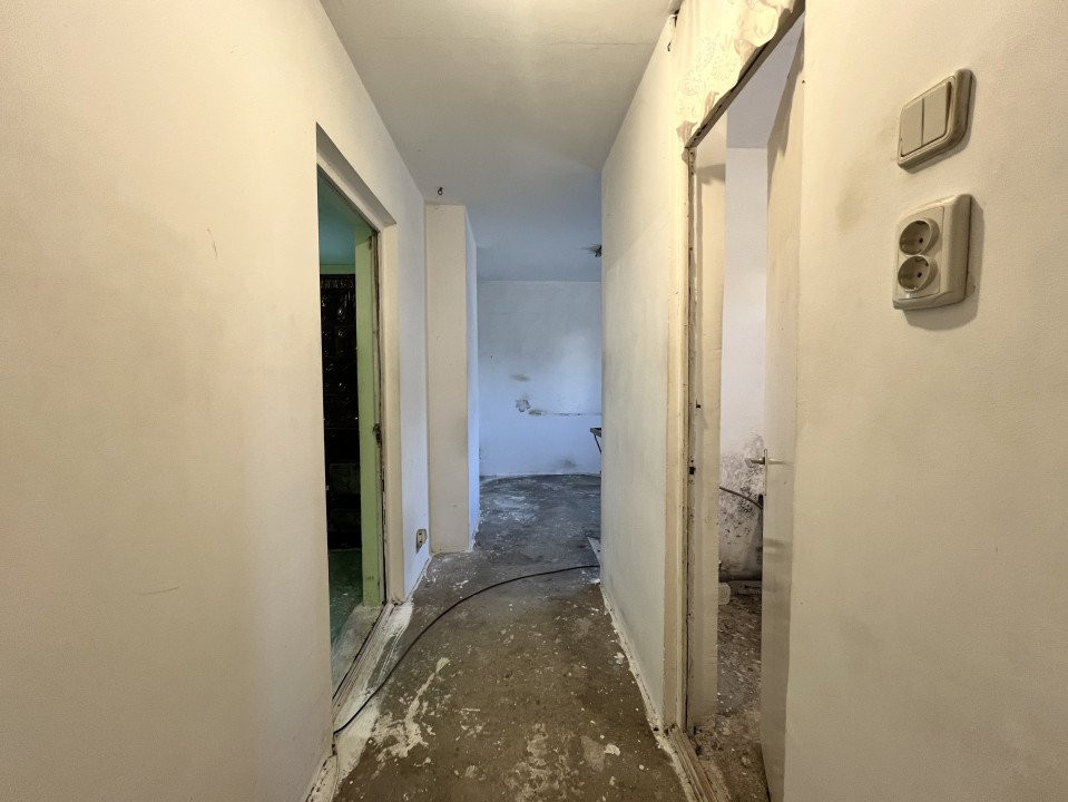 Garsonieră spațioasă, renovabilă, 41 mp cu balcon & boxă | Ghermănești