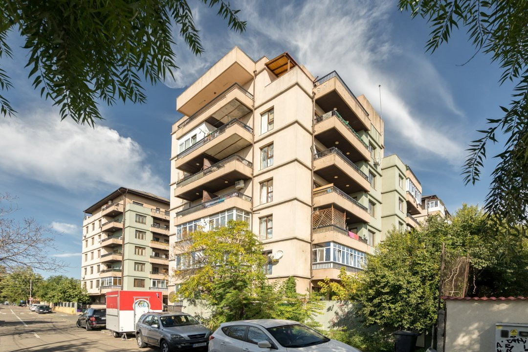 Vanzare Apartament 4 Camere Giulesti Foarte Spatios si Investitie Avantajoasa