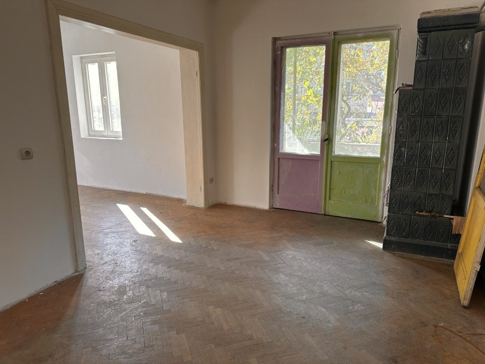 Vanzare apartament cu 3 camere