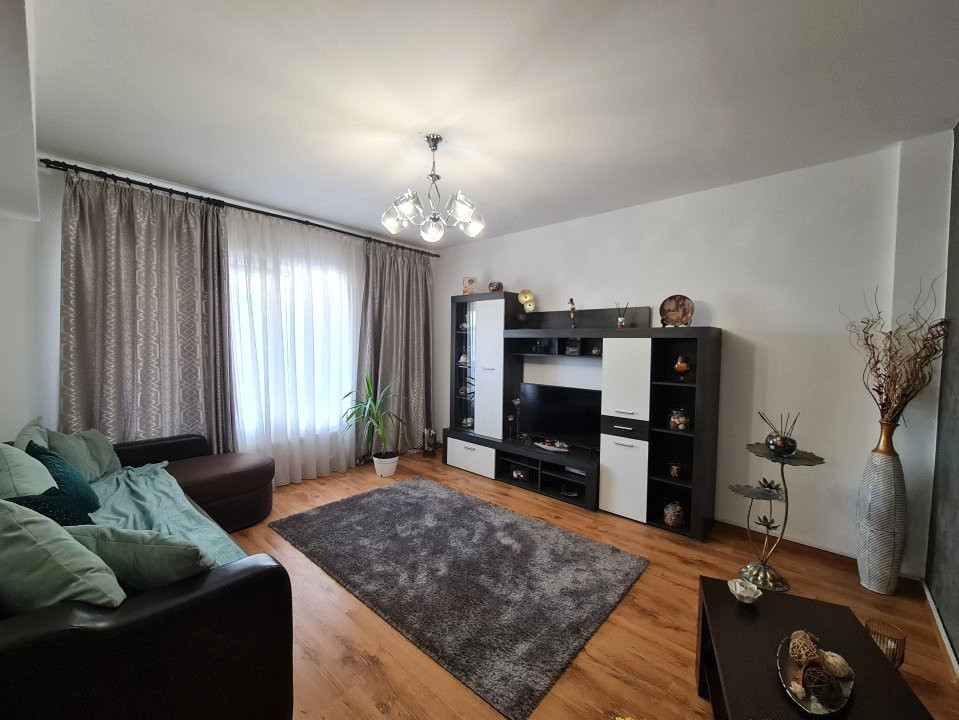 OPORTUNITATE DE INVESTITIE - Apartament 3 Camere cu Mansarda 130mp