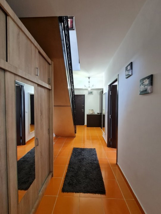 OPORTUNITATE DE INVESTITIE - Apartament 3 Camere cu Mansarda 130mp