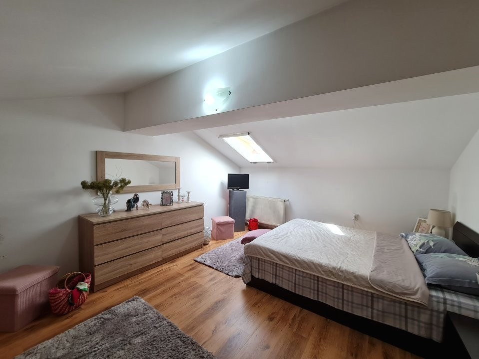 OPORTUNITATE DE INVESTITIE - Apartament 3 Camere cu Mansarda 130mp