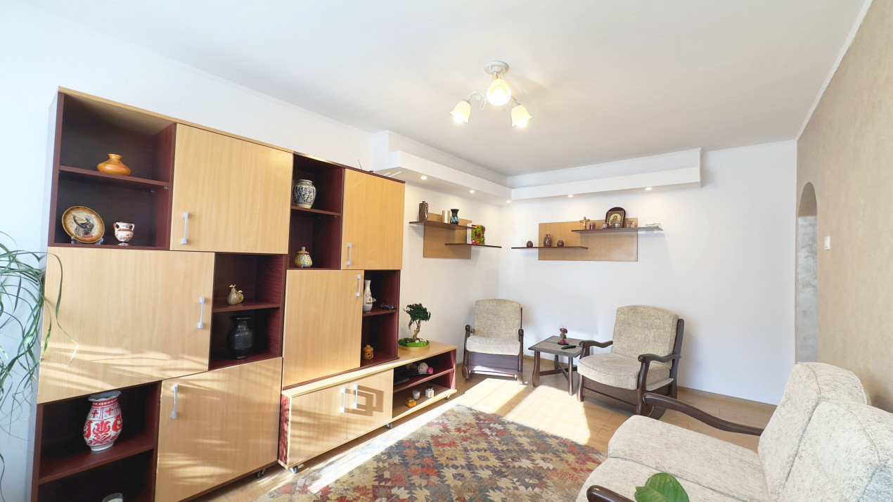 Apartament cu 3 camere, str. Bârcă, gata de mutat!