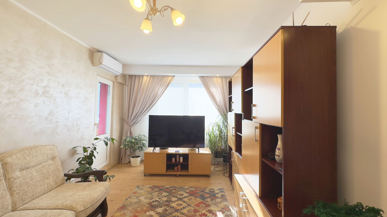 Apartament cu 3 camere, str. Bârcă, gata de mutat!