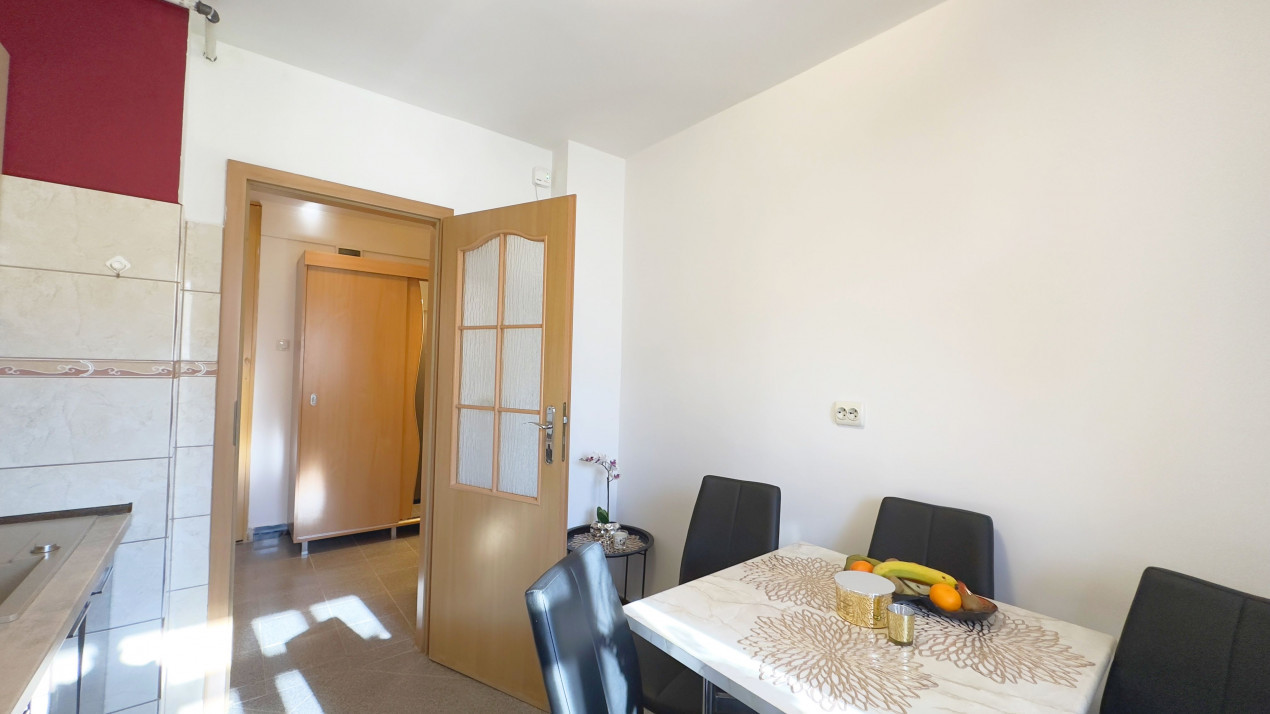 Apartament cu 3 camere, str. Bârcă, gata de mutat!