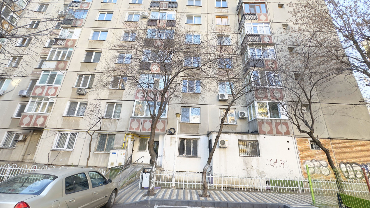 Apartament cu 3 camere, str. Bârcă, gata de mutat!