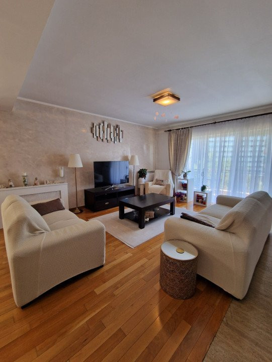 De Vanzare! Apartament cu 4 camere la doar 3 minute de parcul Herastrau