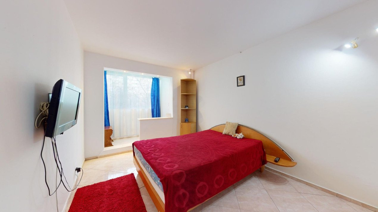 Vanzare apartament cu 3 camere ,Drumul Taberei