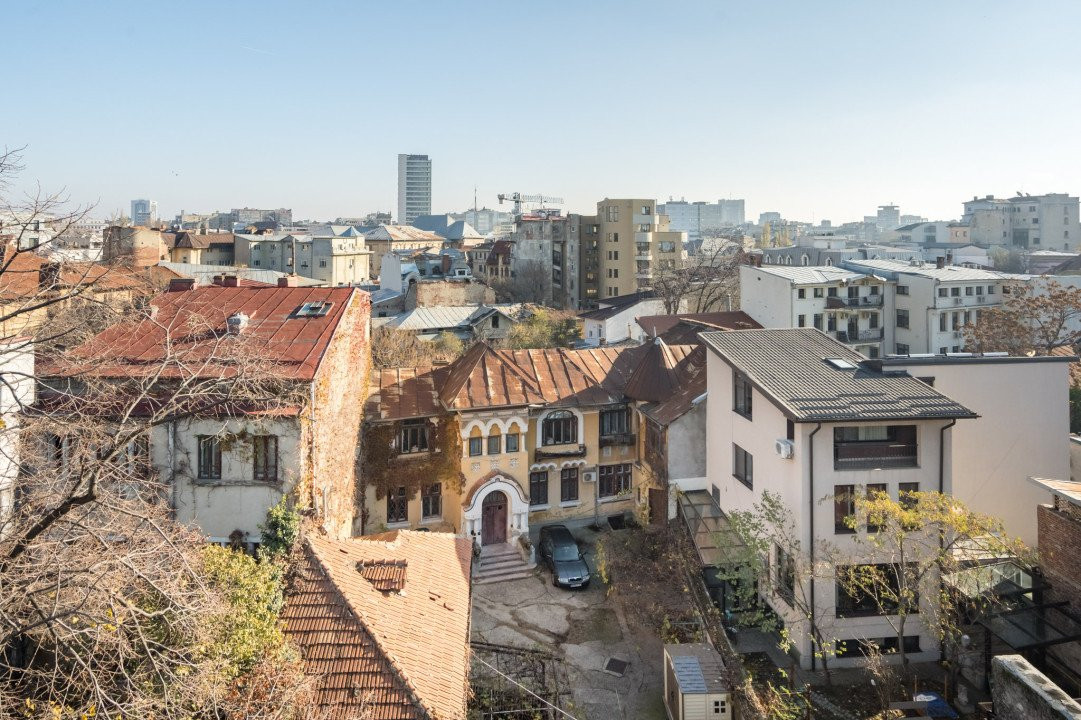 Vila boiereasca cu curte - str. Popa Tatu - Cismigiu