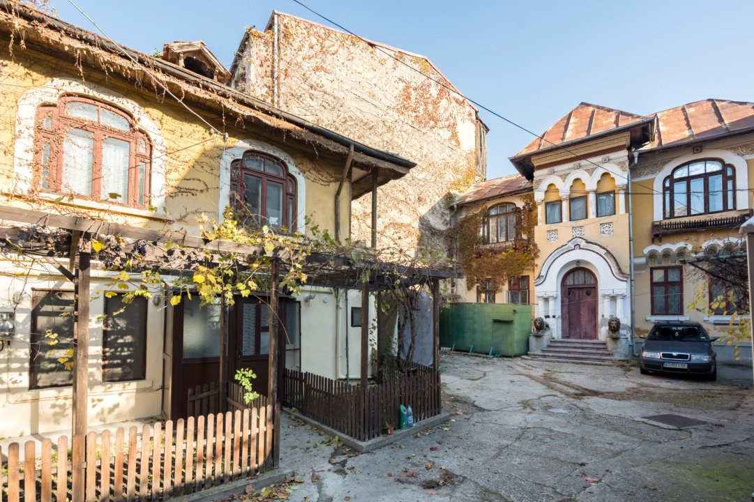 Vila boiereasca cu curte - str. Popa Tatu - Cismigiu