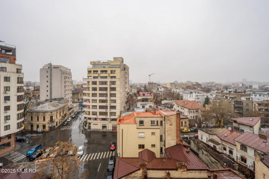 150 mp in Cladire de Birouri, Terasa, Boxa 34 mp, 2 Parcari