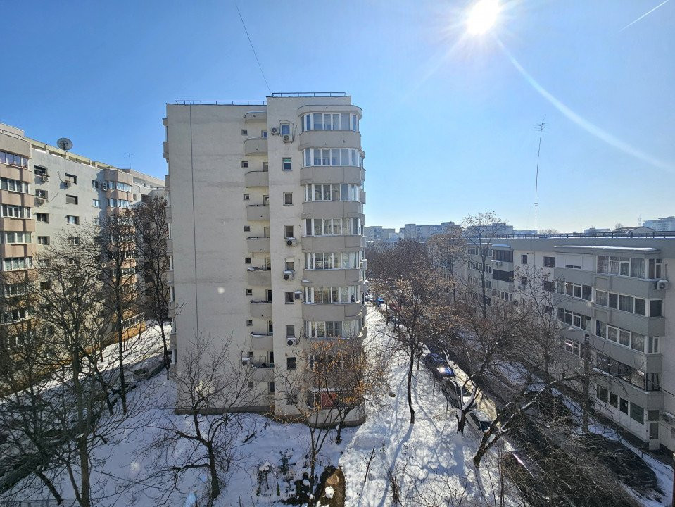 Grasoniera de vanzare langa Mall Vitan, pe Vlaicu Voda