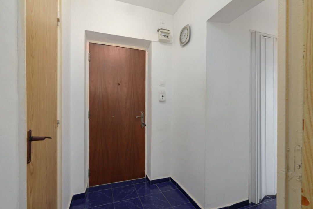 Apartament de vanzare 3 camere - Teiul Doamnei.