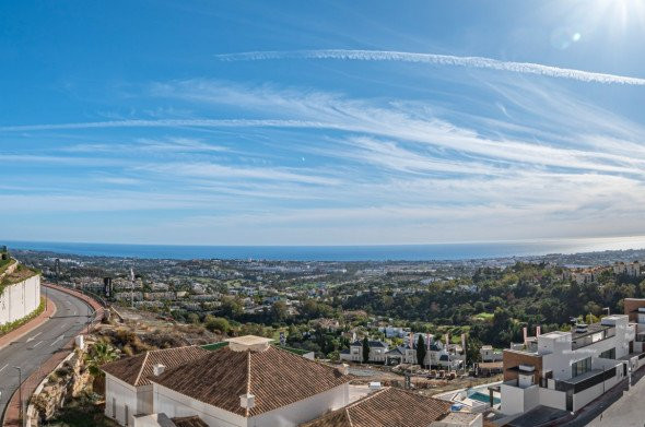 Apartament de colt cu vedere panoramica la Mare si Golf in BYU HILLS