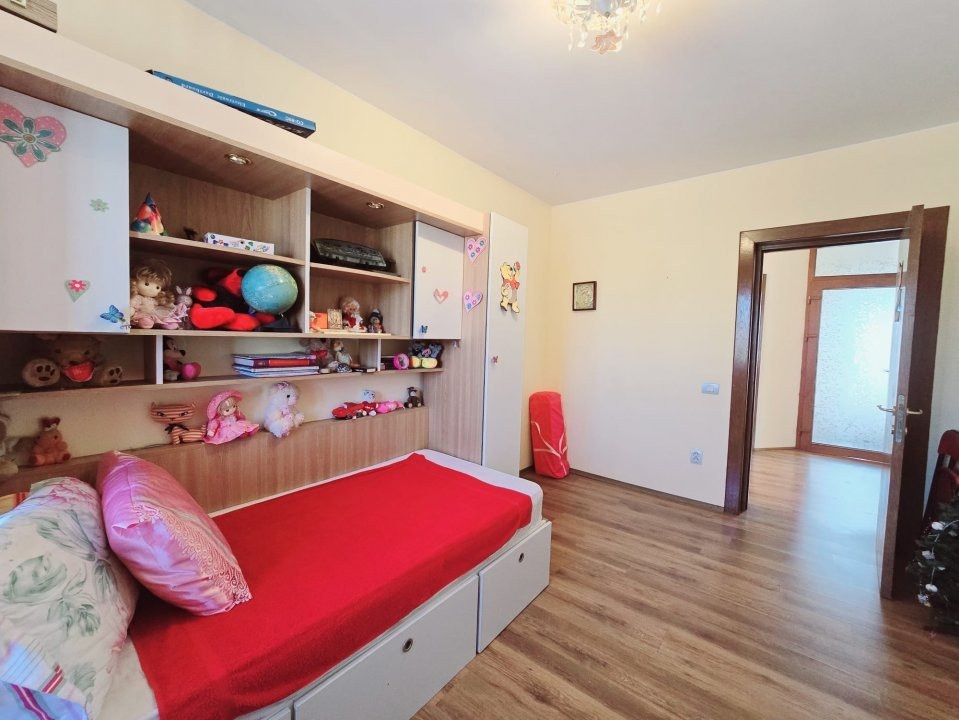 Vilă spațioasă S+P+1E+M | 8 camere | 800 mp teren | Dobroesti |