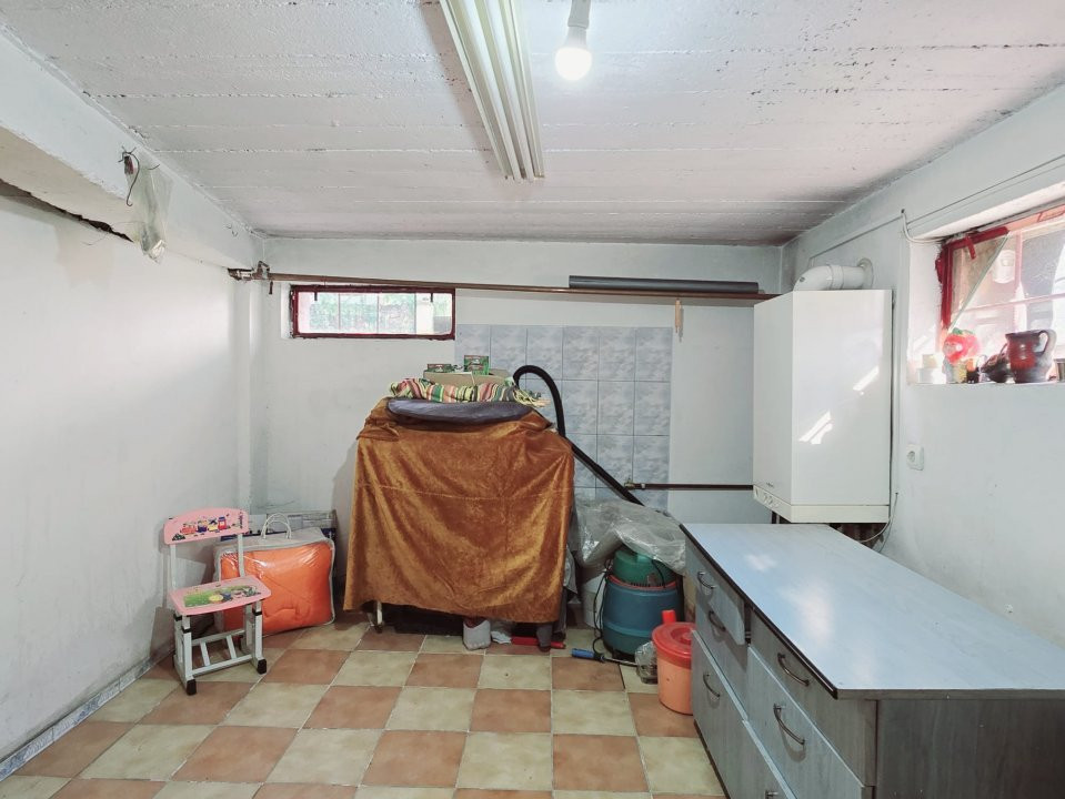 Vilă spațioasă S+P+1E+M | 8 camere | 800 mp teren | Dobroesti |
