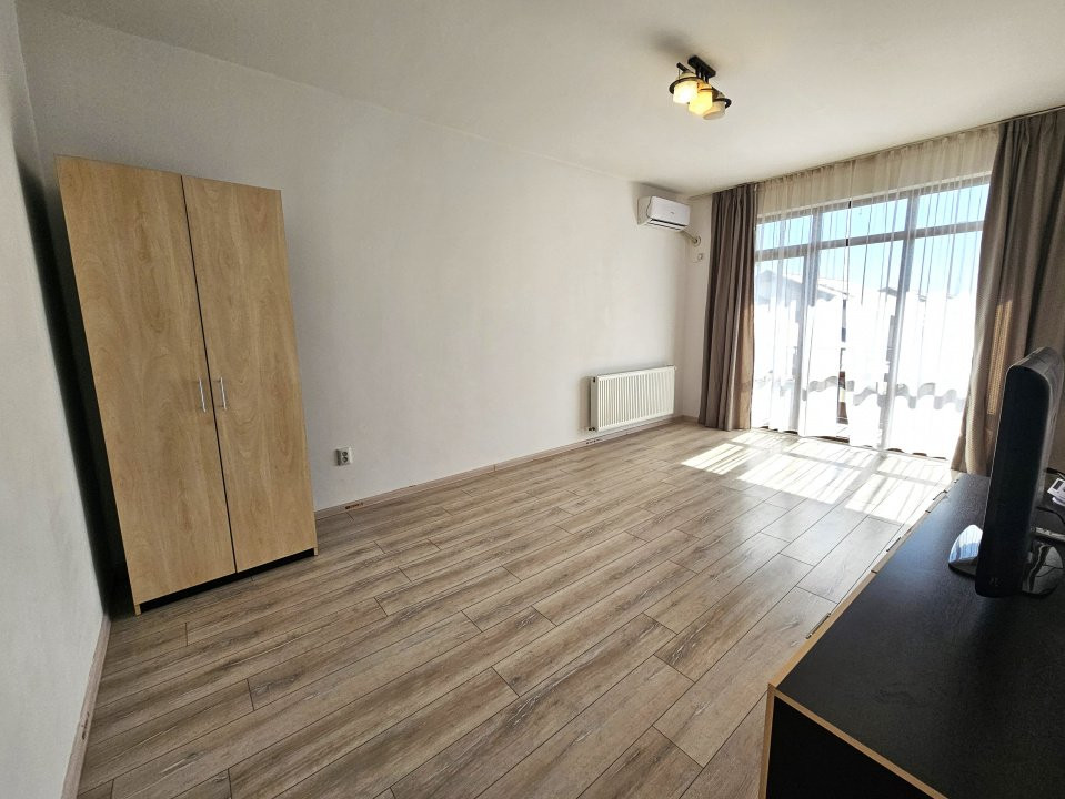De vanzare garsoniera spatioasa pe CRINULUI langa Mega in ROSU