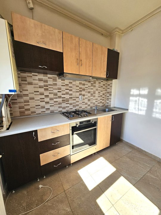 De vanzare garsoniera spatioasa pe CRINULUI langa Mega in ROSU