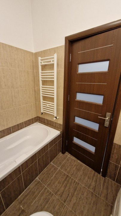 De vanzare garsoniera spatioasa pe CRINULUI langa Mega in ROSU