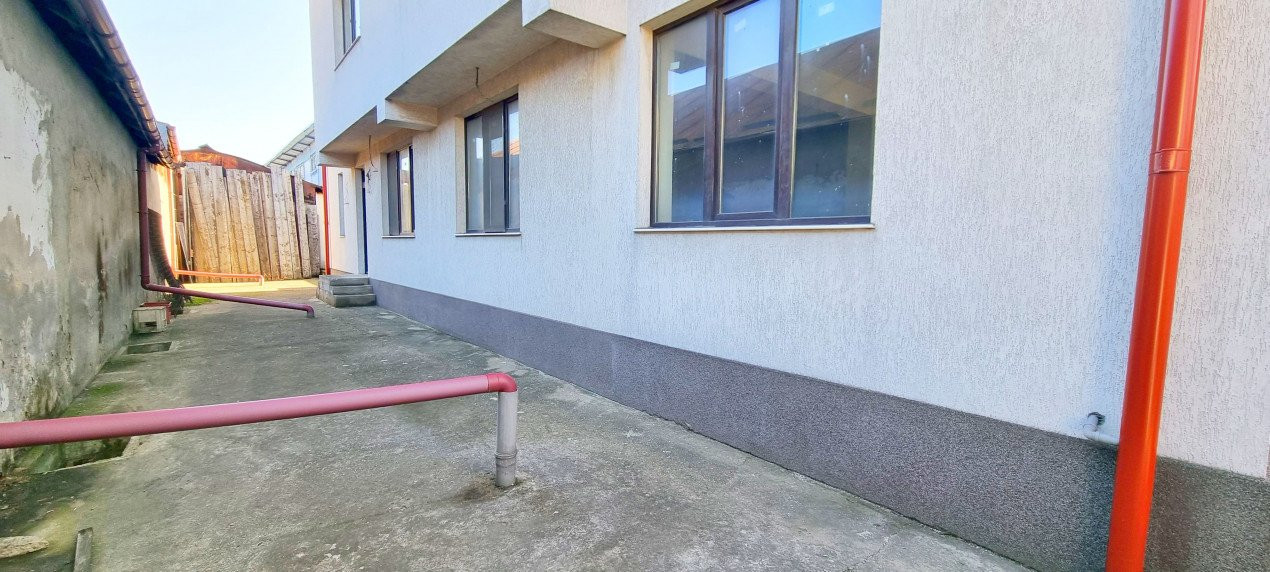 Casa duplex cu 5 camere, 3 bai si curte, Sos. Andronache, Colentina!