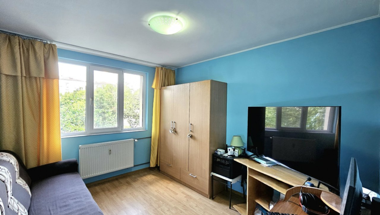 Apartament decomandat etaj 1 vedere libera 