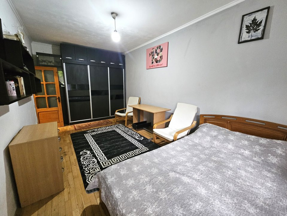 De vanzare 3 camere(cu gradina) - Iuliu Maniu vis-a-vis de Petrom