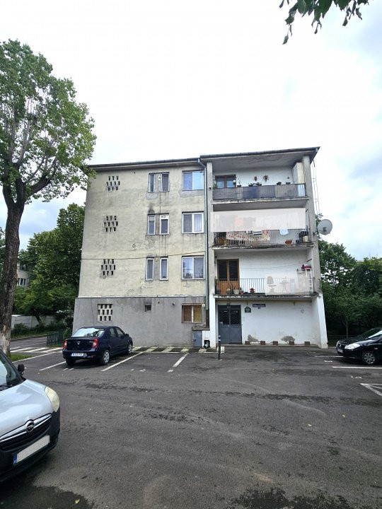 De vanzare 3 camere(cu gradina) - Iuliu Maniu vis-a-vis de Petrom