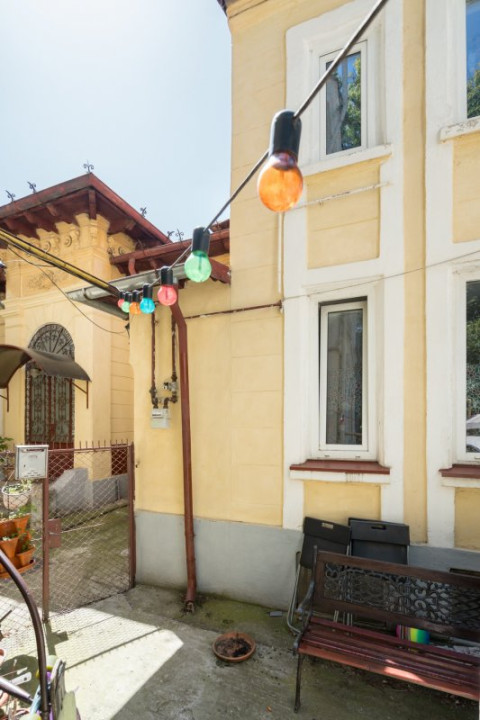 Casuta frumoasa, de restaurat 