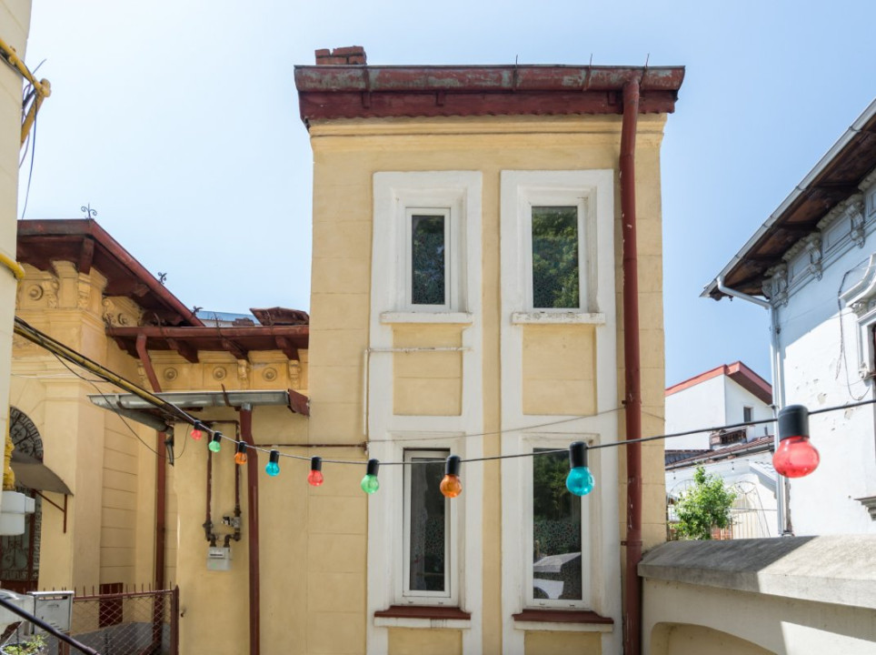 Casuta frumoasa, de restaurat 