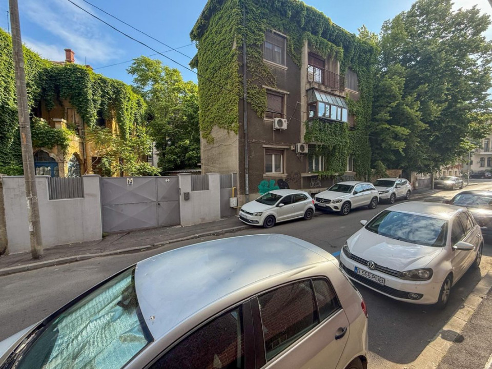 Apartament in Armeneasca, parter in vila.