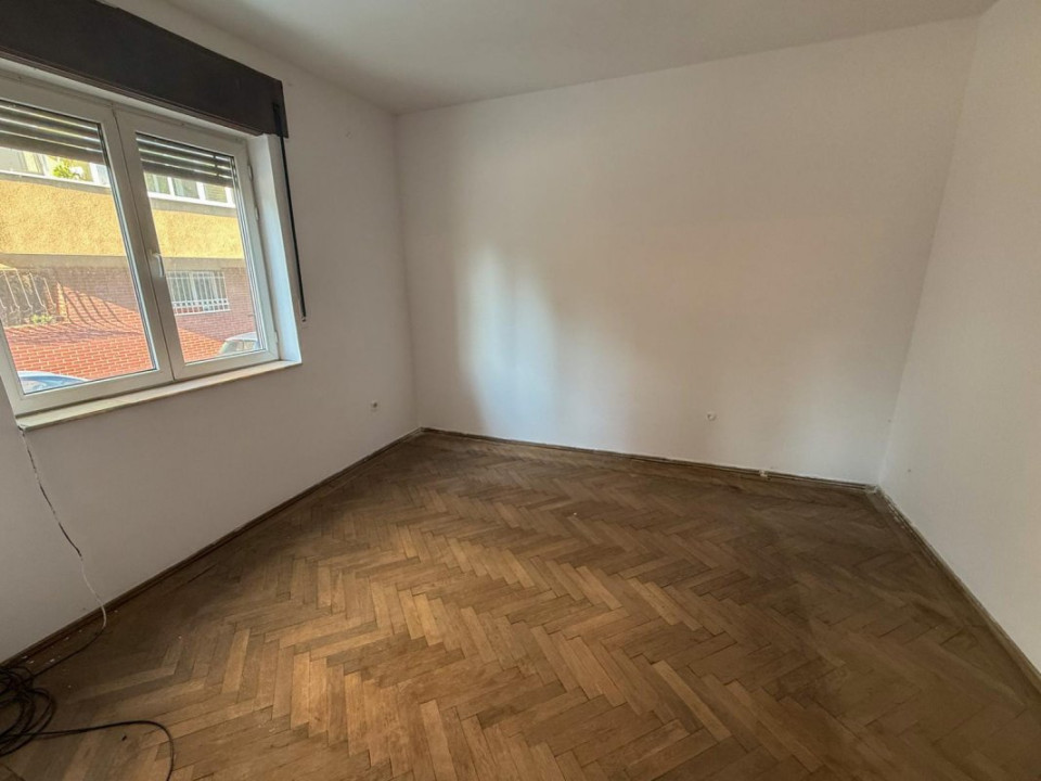Apartament in Armeneasca, parter in vila.