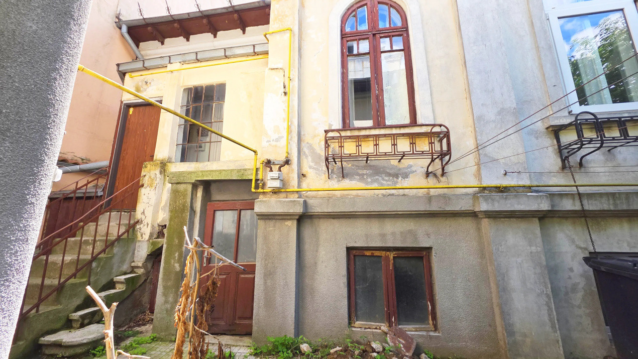 Uranus - O casă cu povești de scris, nu doar pereți de renovat!