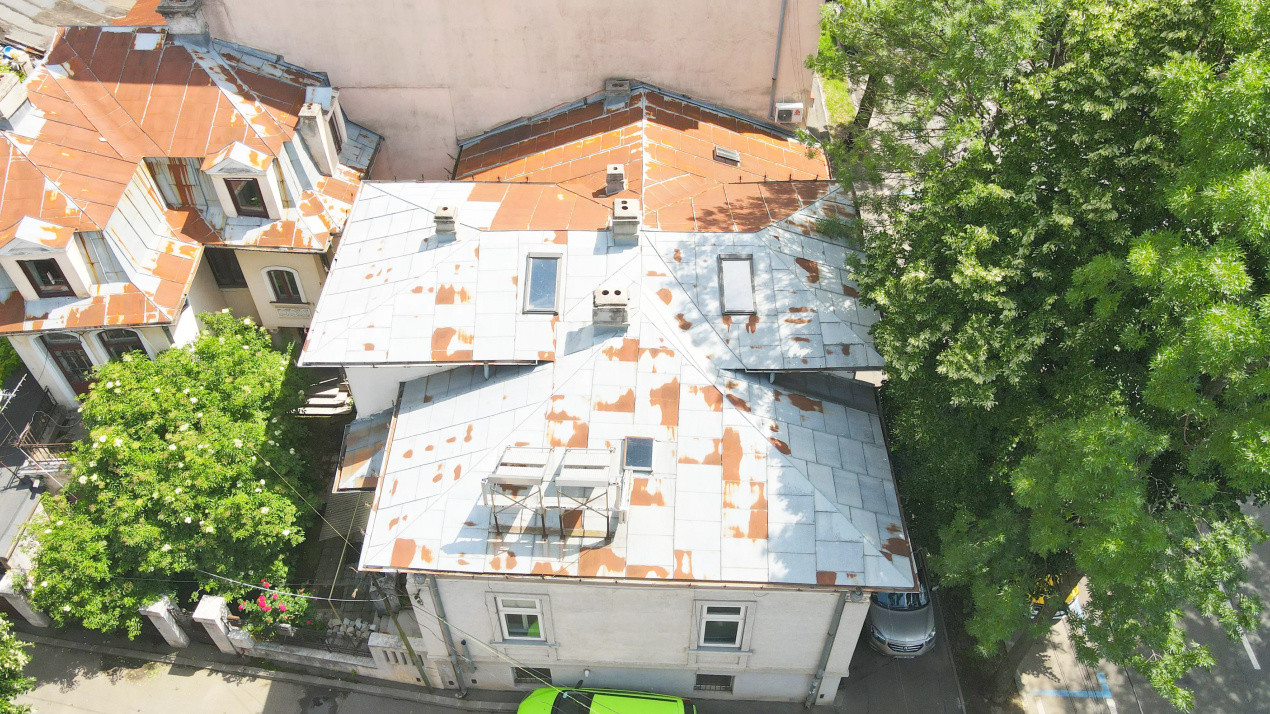 Uranus - O casă cu povești de scris, nu doar pereți de renovat!