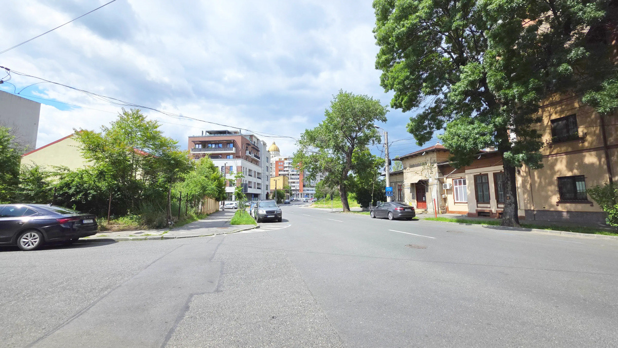 Uranus - O casă cu povești de scris, nu doar pereți de renovat!