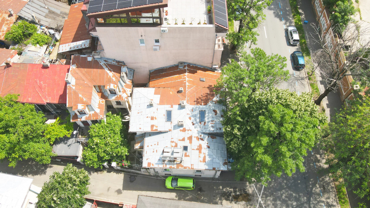 Uranus - O casă cu povești de scris, nu doar pereți de renovat!