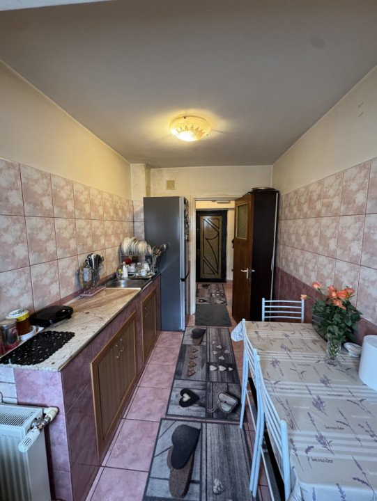VANZARE APARTAMENT 3 CAMERE - LUJERULUI- MOBILAT UTILAT - METROU 