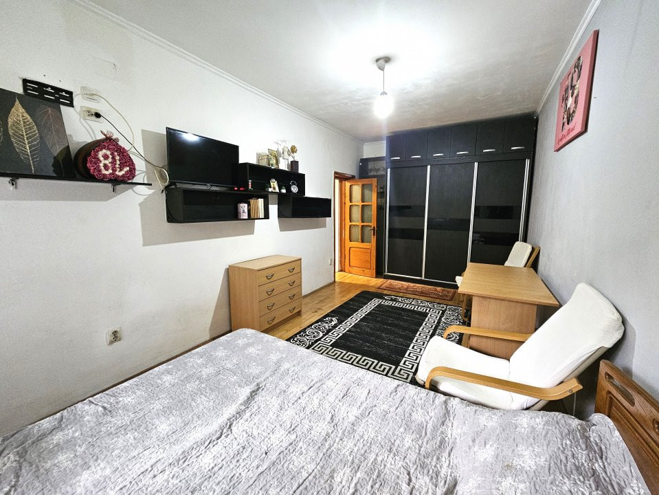 De vanzare 2 camere(cu gradina) - Iuliu Maniu vis-a-vis de Petrom