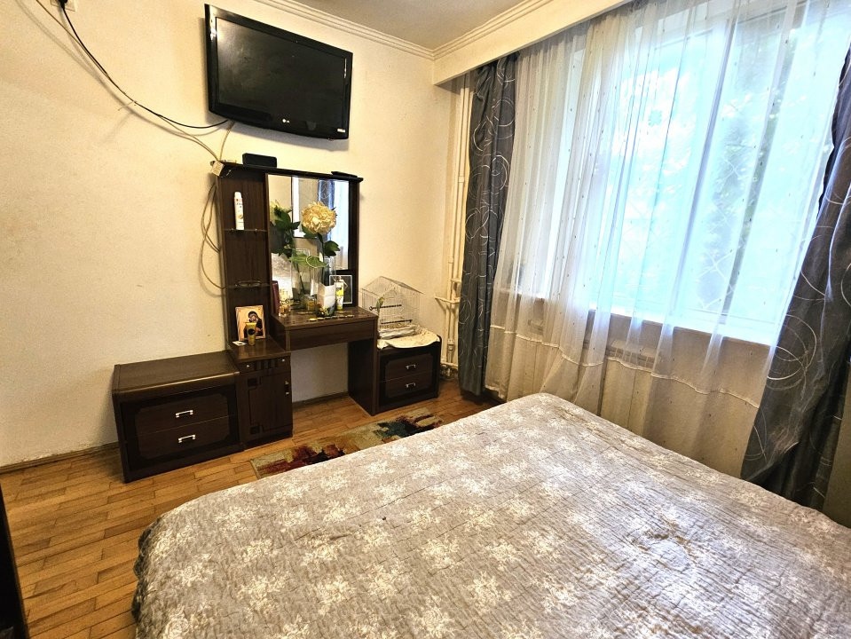 De vanzare 2 camere(cu gradina) - Iuliu Maniu vis-a-vis de Petrom