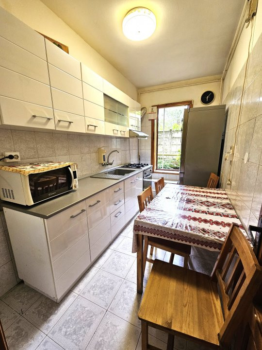 De vanzare 2 camere(cu gradina) - Iuliu Maniu vis-a-vis de Petrom