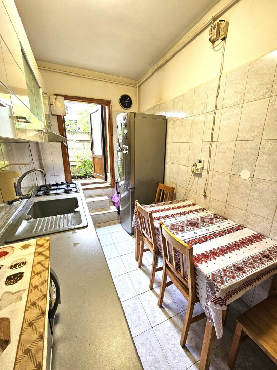 De vanzare 2 camere(cu gradina) - Iuliu Maniu vis-a-vis de Petrom
