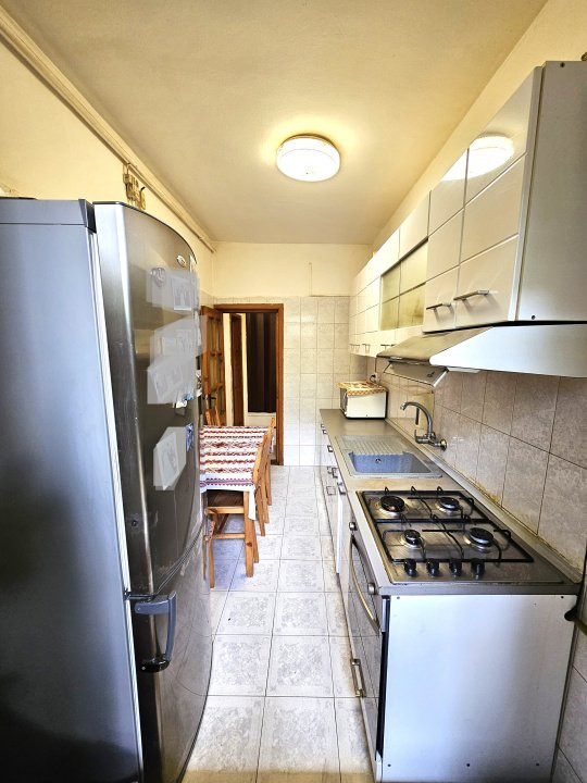 De vanzare 2 camere(cu gradina) - Iuliu Maniu vis-a-vis de Petrom